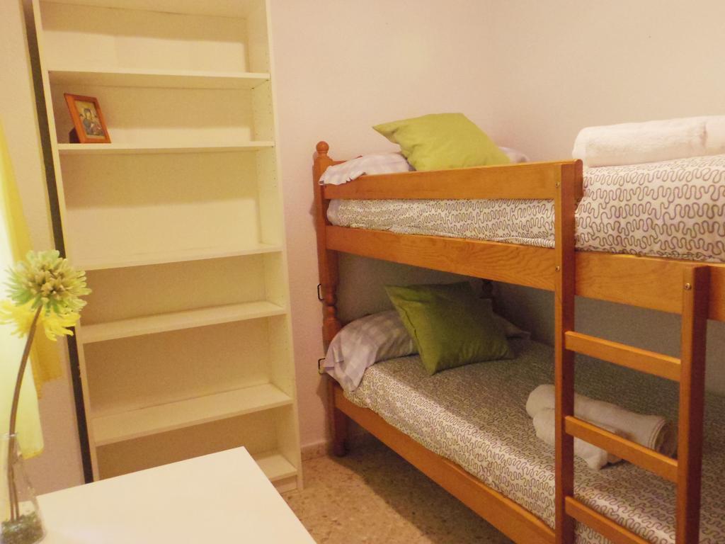 Centrico Donkey Parking Apartment Seville Exterior photo